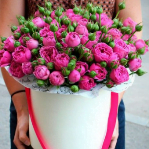 35 веток пионовидной розы