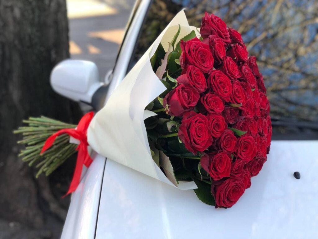 Букет 51 красная роза гран-при