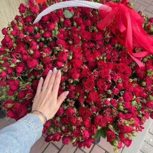 Корзина спрей розы 151 ветка