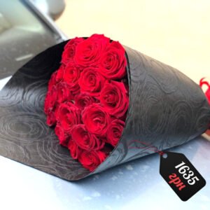 25 роз с красной лентой