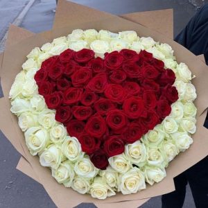 51 роза в форме сердца