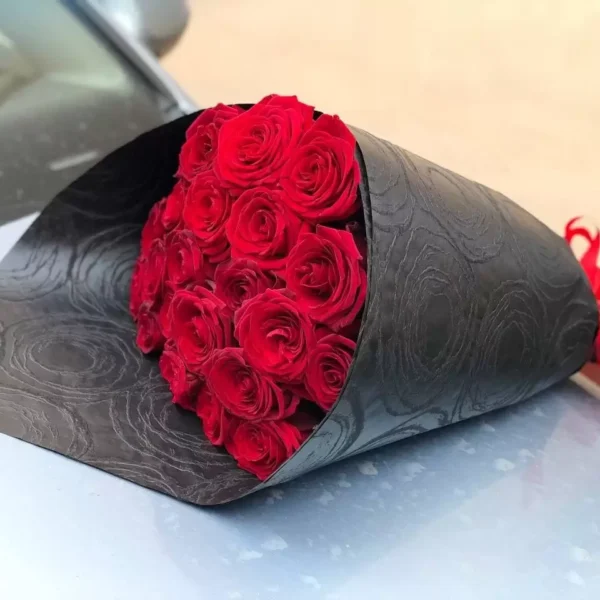Букет из красных роз 25 шт
