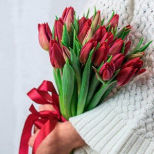 Букет 39 тюльпанов без упаковки