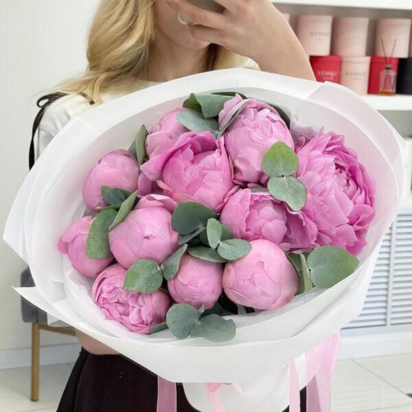 Букет пионов «Нежная роскошь»
