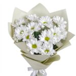 Букет из 3 веток белой хризантемы